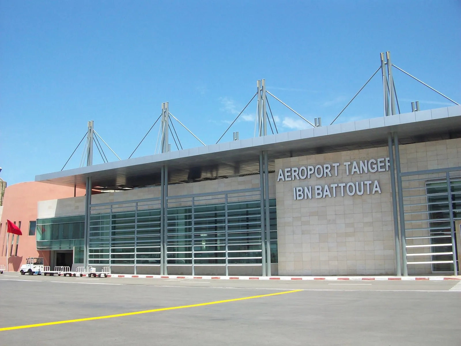 Aéroport Ibn Battouta, à 15 km de Tanger